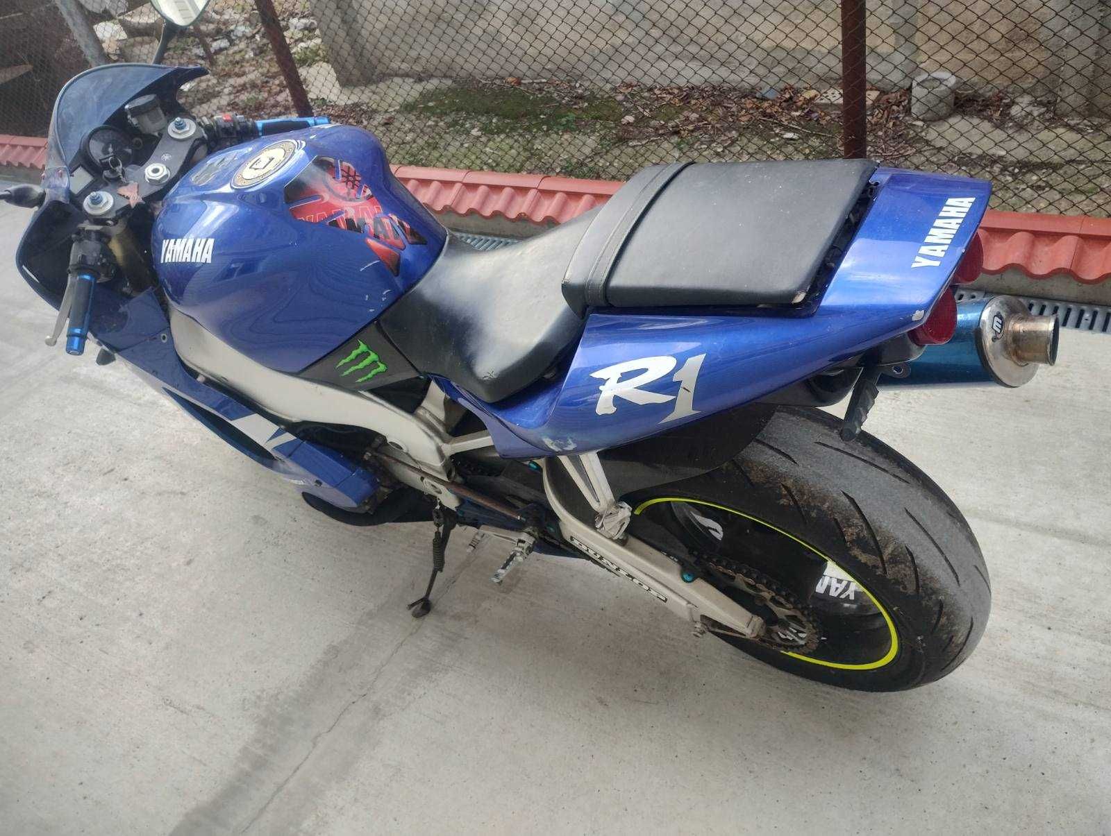 Yamaha YZF-R1 на части