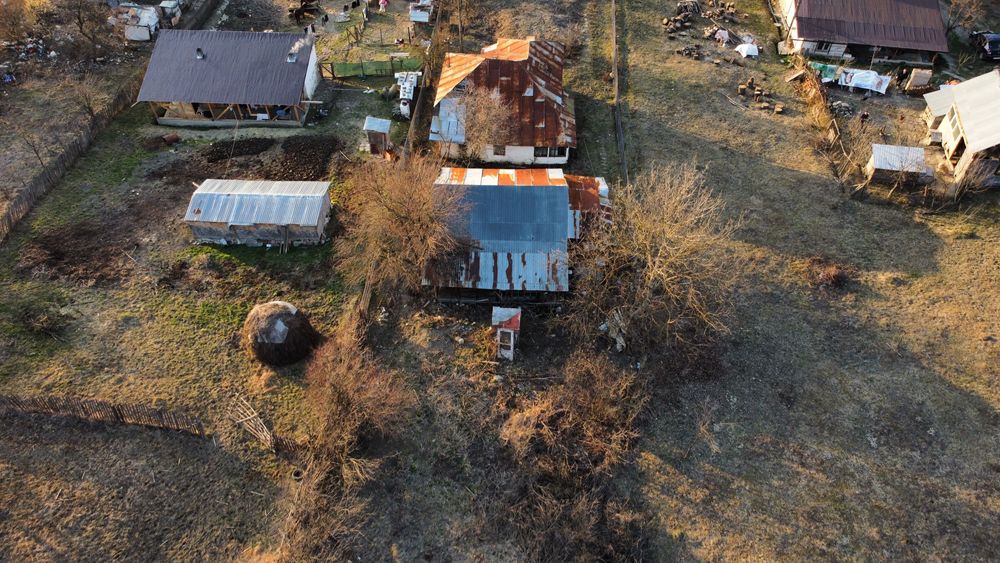 Teren intravilan 2944mp + Casa batraneasca