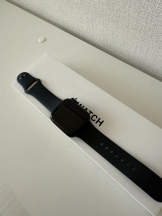 Продам Смарт-часы Apple Watch SE