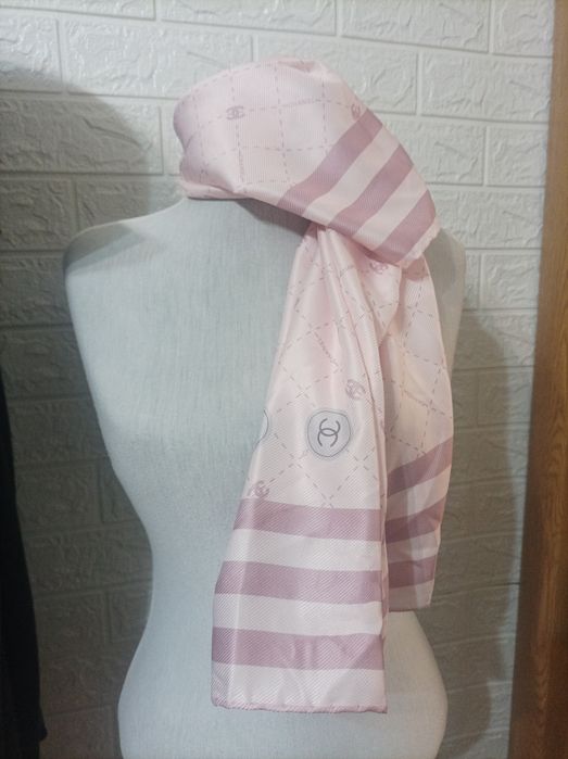 Оригинален копринен шал Chanel