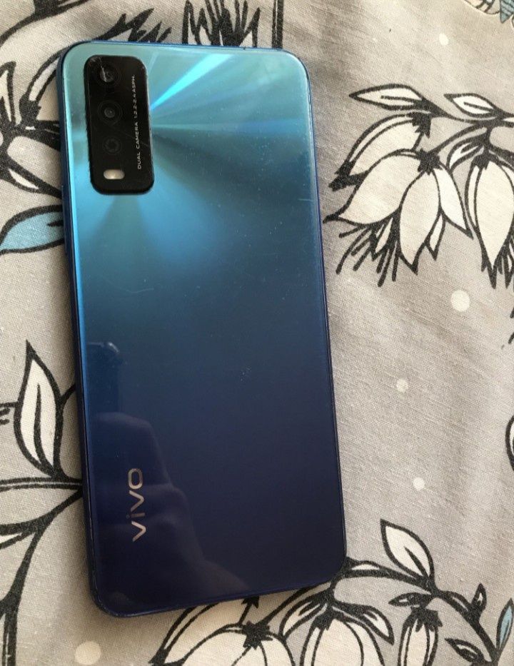 продам телефон Vivo V2026