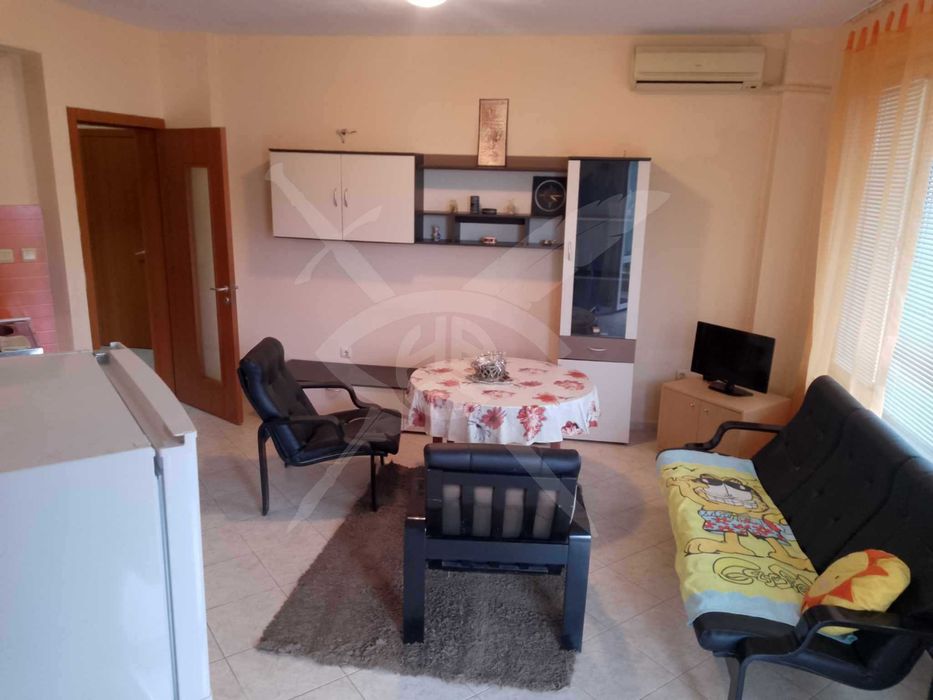 Дава се под наем Двустаен апартамент в Варна, Бриз - 75 кв.м за 350 € - Снимка #1