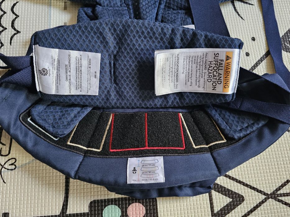 Ергономична раница за бебе Ergobaby Omni Breeze, Тъмносиня