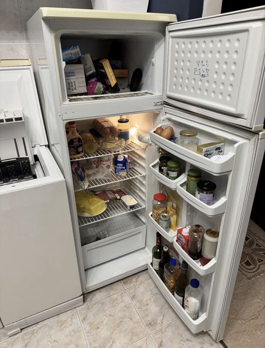 Хладилник с фризер Alaska