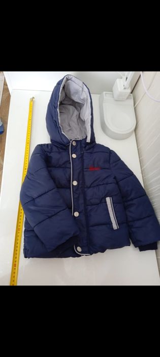 Осенняя куртка в отличном состоянии