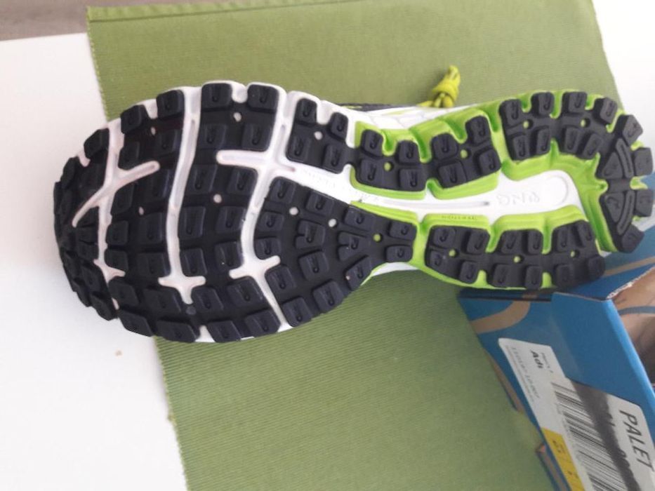 Black friday reducere 40% papuci profesionali alergare Brooks Aduro3,