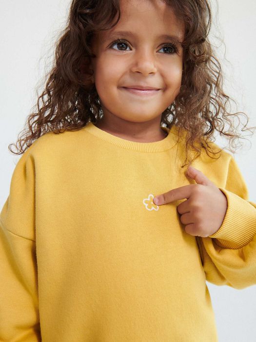 Нов суичър за момиче RESERVED