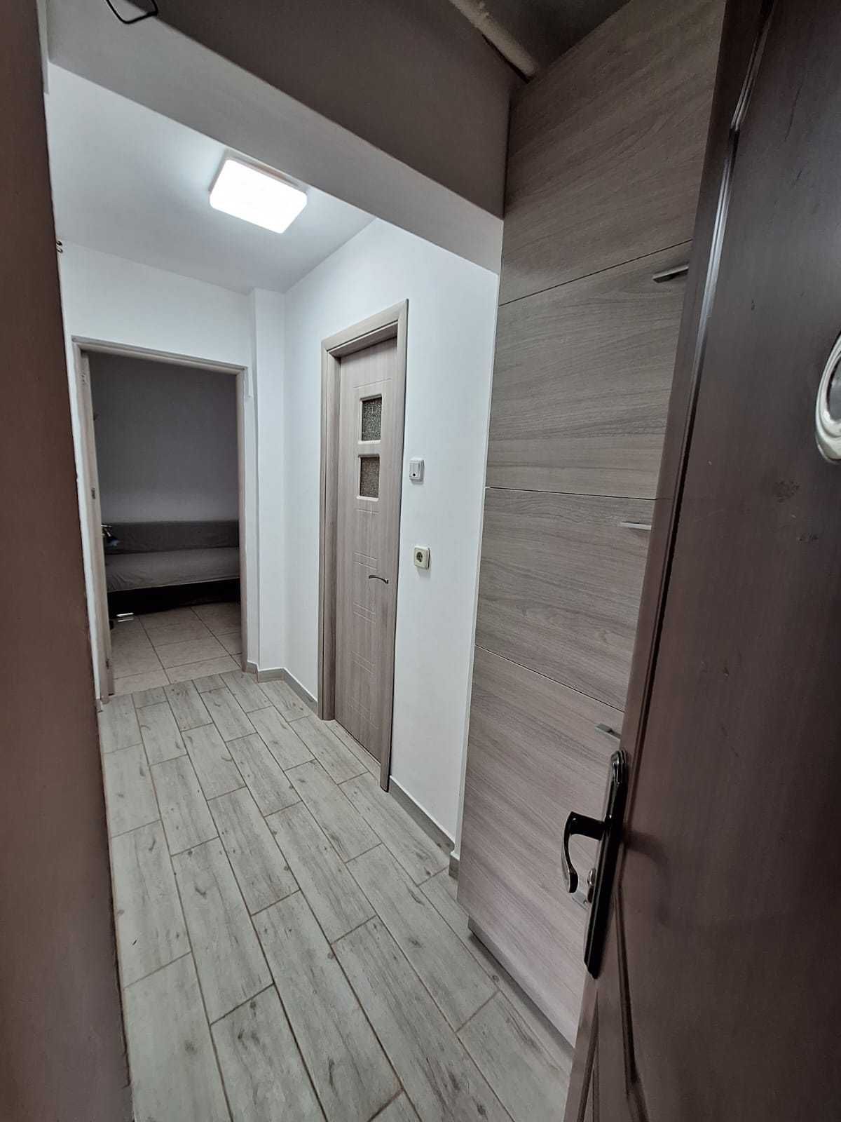 Apartament cu doua camere nedecomandate, în suprafață de 31 mp.