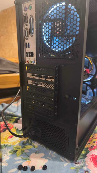 Настолен Компютър