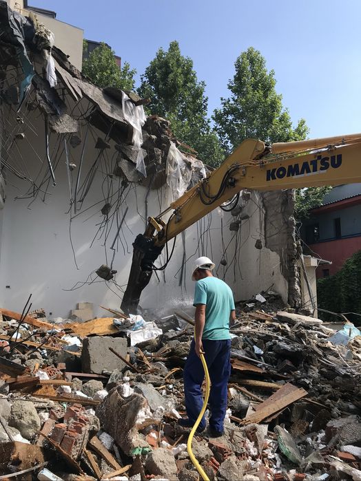 De vanzare pamant negru gradina.nisip.balast.moloz.bobcat.DEMOLARI