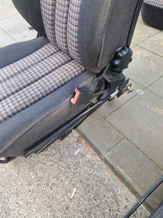 Седалки за мерцедес 190