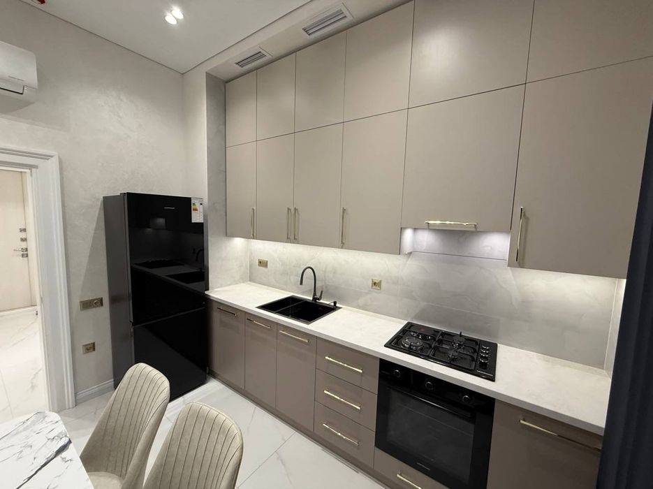 ЖК Инфинити вид во двор Продам 2х комнат квартира на ул Истикбол