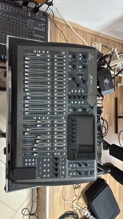 Дигитален миксер Behringer X32
