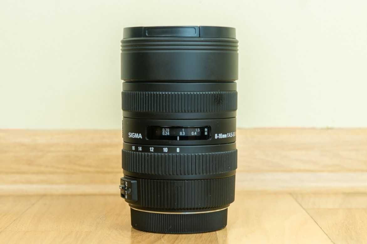 Sigma 8-16 mm f/4.5-5.6 DC HSM pentru Canon EF