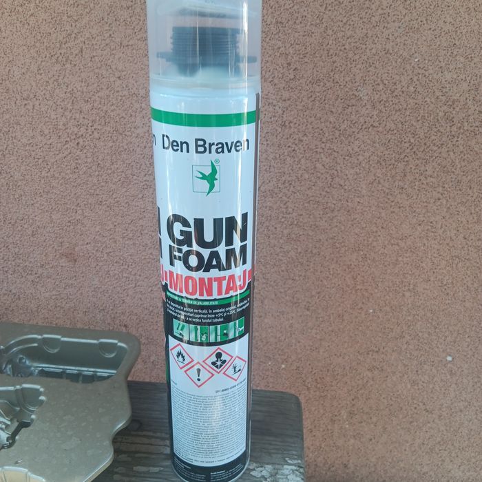 Spuma montaj Den Braven