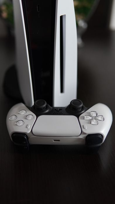Продавам PlayStation 5 в отлично състояние – готов за игра!
