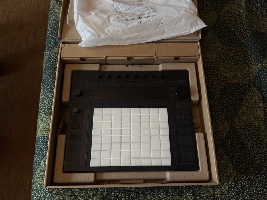 Ableton Push 3 midi контролер