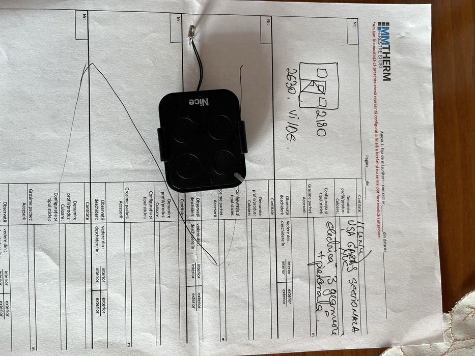 Usa garaj sectionala nuc cu pietonala /electrica