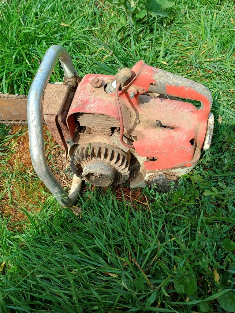 Vând drujba Stihl model American