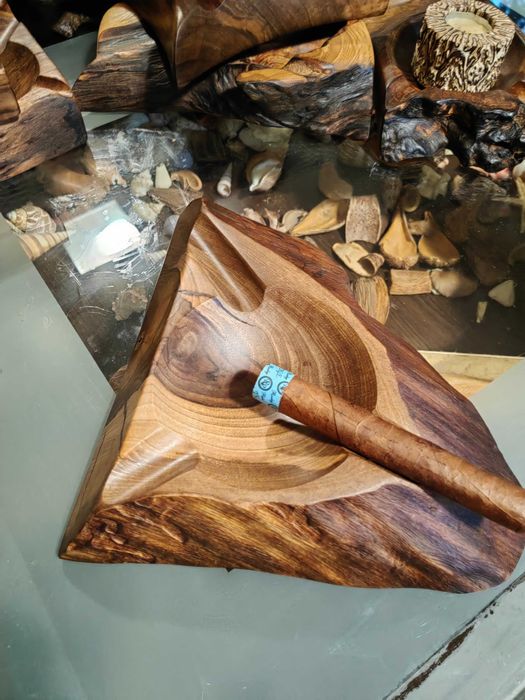 Пепелник за пури