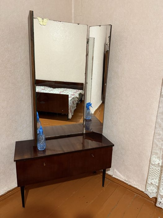 Трюмо в хорошем состоянии