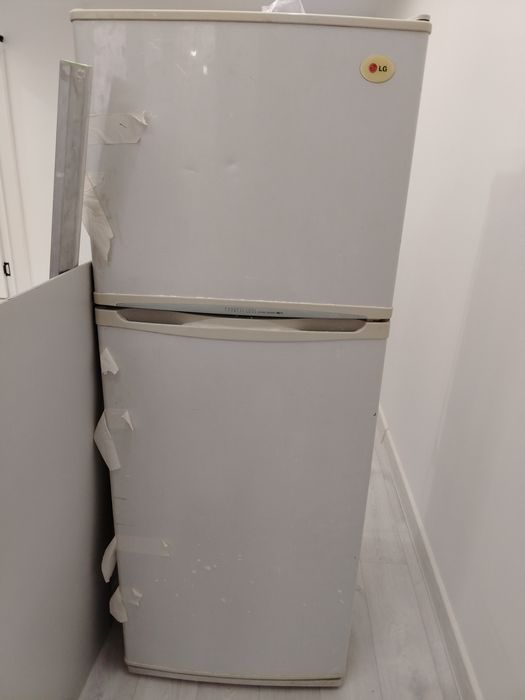 Срочно продается холодильник LG