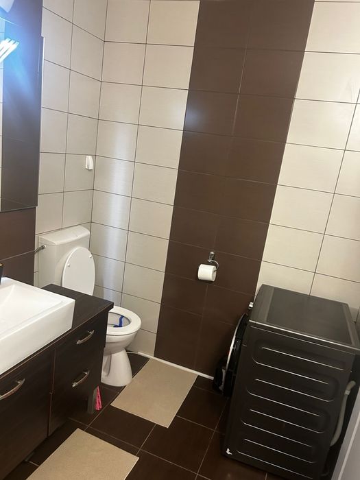 Inchiriez apartament in strand