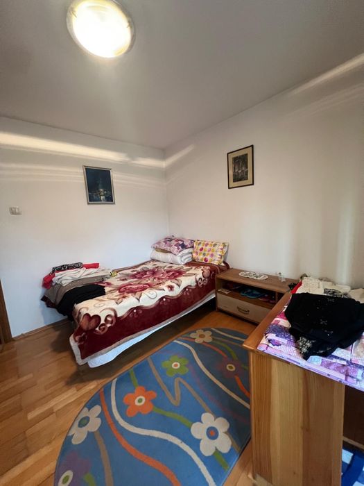 Vand Apartament 4 camere  spațios -Zona Finanțe,etaj 1/3