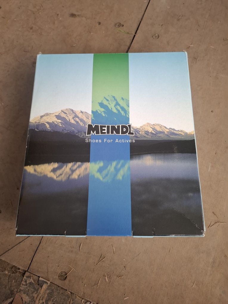 Широки планински обувки meindl bernina 2