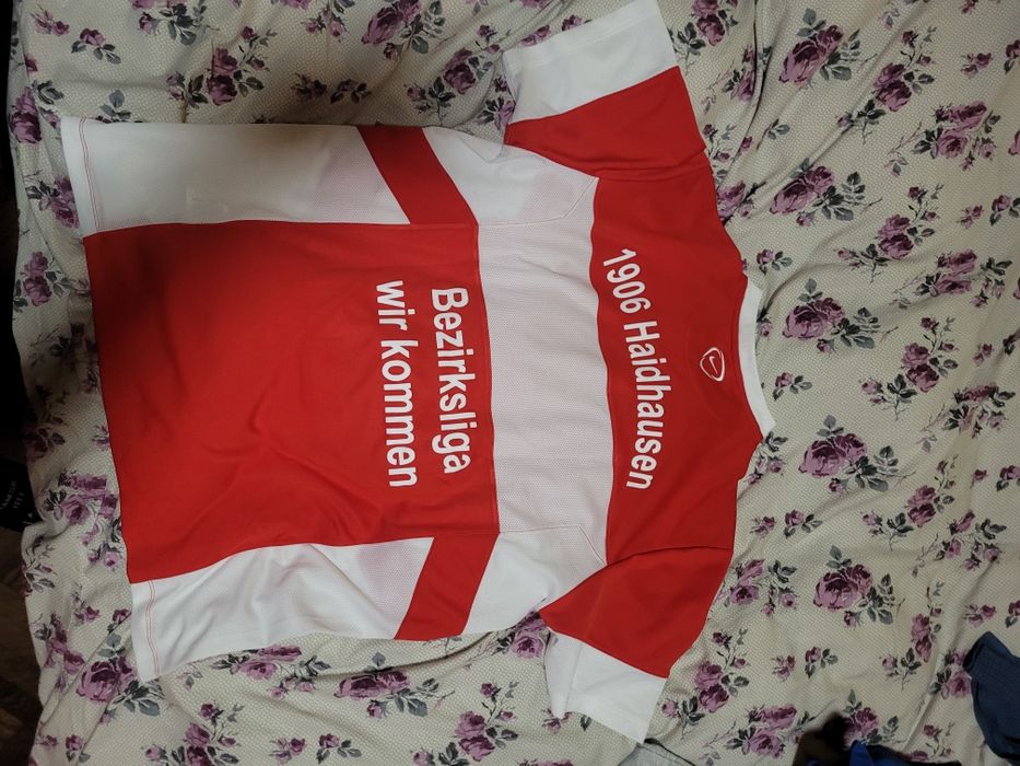 Tricou rosu cu alb nike de fotbal
