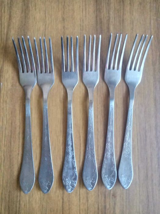Вилки  нержавеющая сталь  12 шт по 350  тг за шт