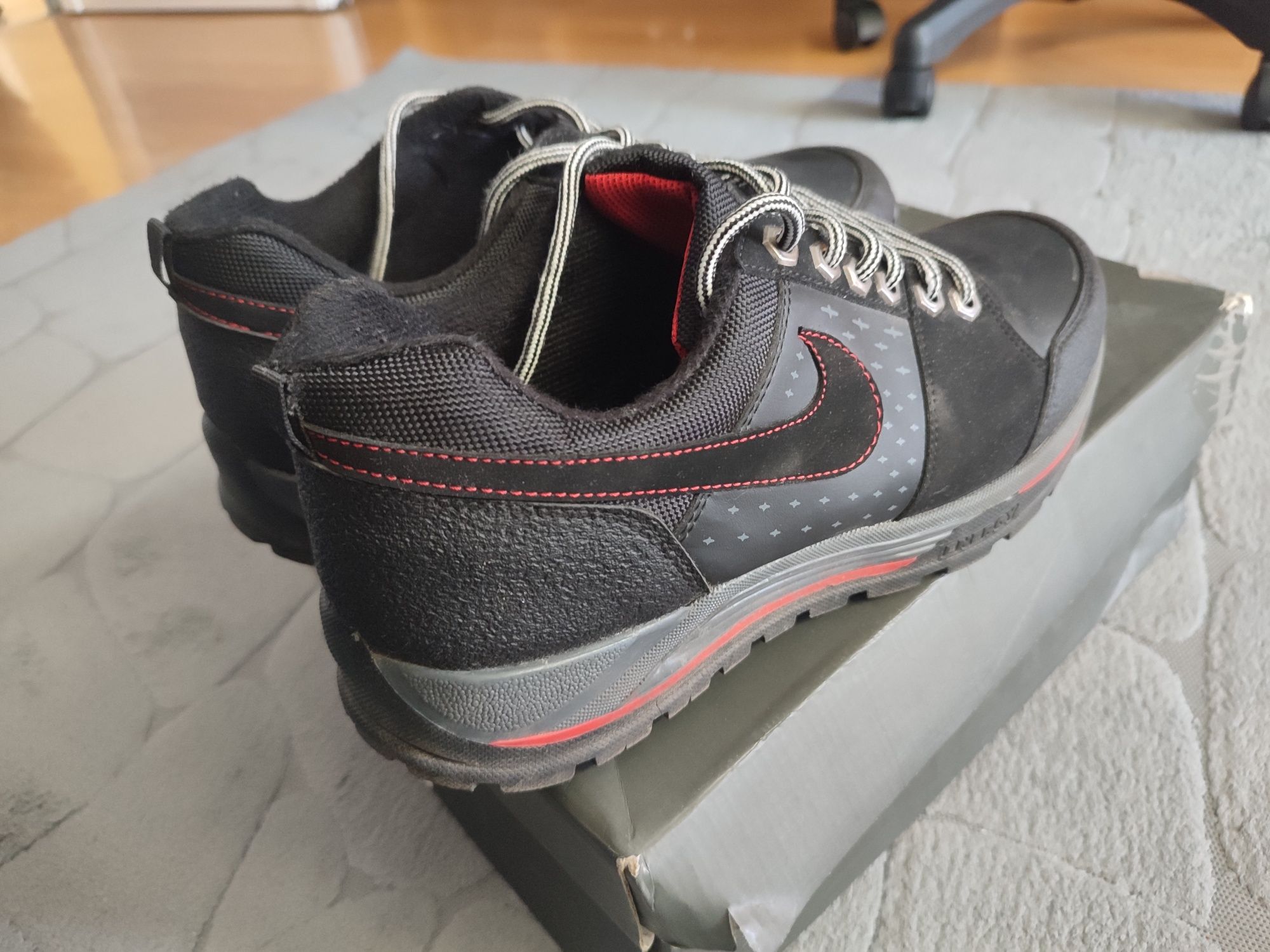 Мъжки маратонки Nike 43 Номер