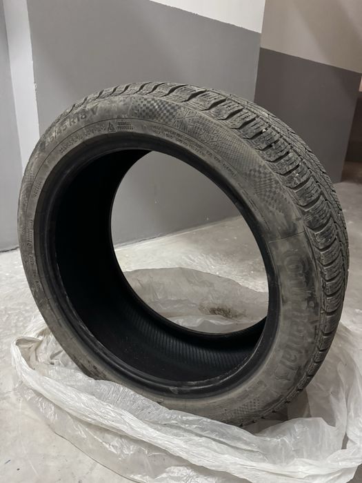 Продам зимние шины R18 лепучки continental