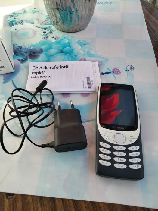 Telefon mobil NOKIA 8210-4G
