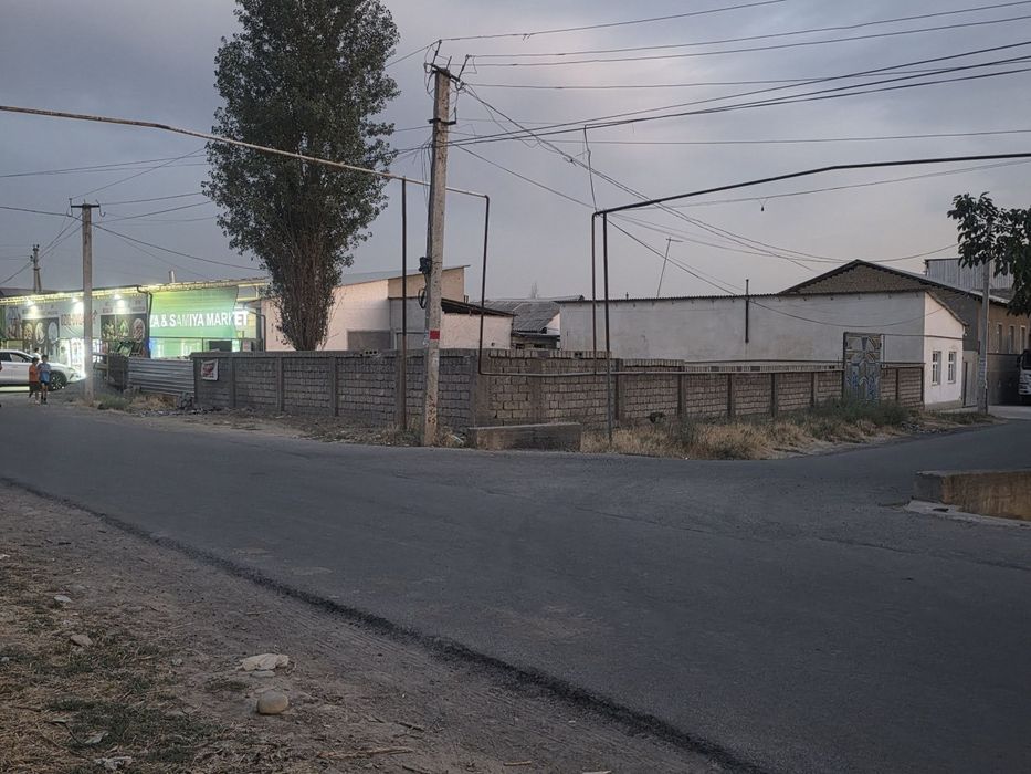 Yer sotiladi uglavoy 6.2 sotik  yoʻlni yuzida