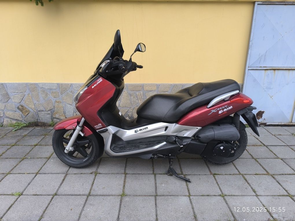 Yamaha x-max 250