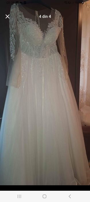 Vand rochie de mireasa cu vual crinolina