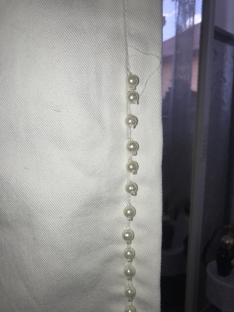Blugi albi Zara 42 ,cu perle