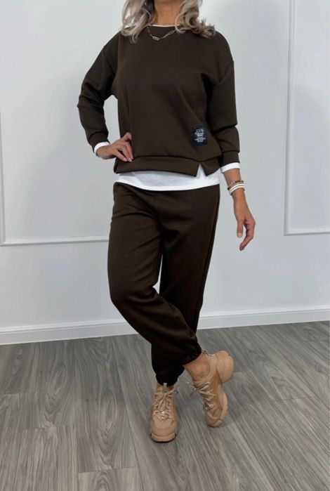 Costum sport din 2 piese bluza si pantaloni confostabil si versatil