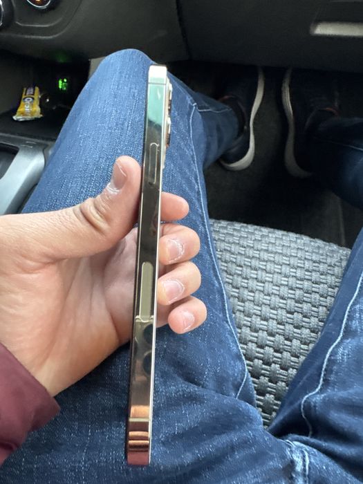 Iphone 12 pro max gold ideal!