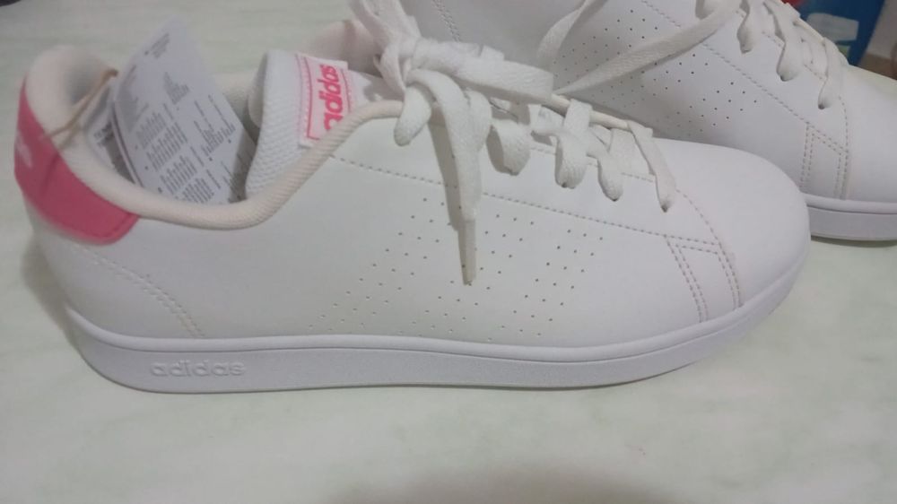 Vând adidasi adidas damă