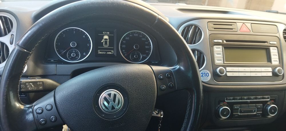 Vând Volkswagen tiguan