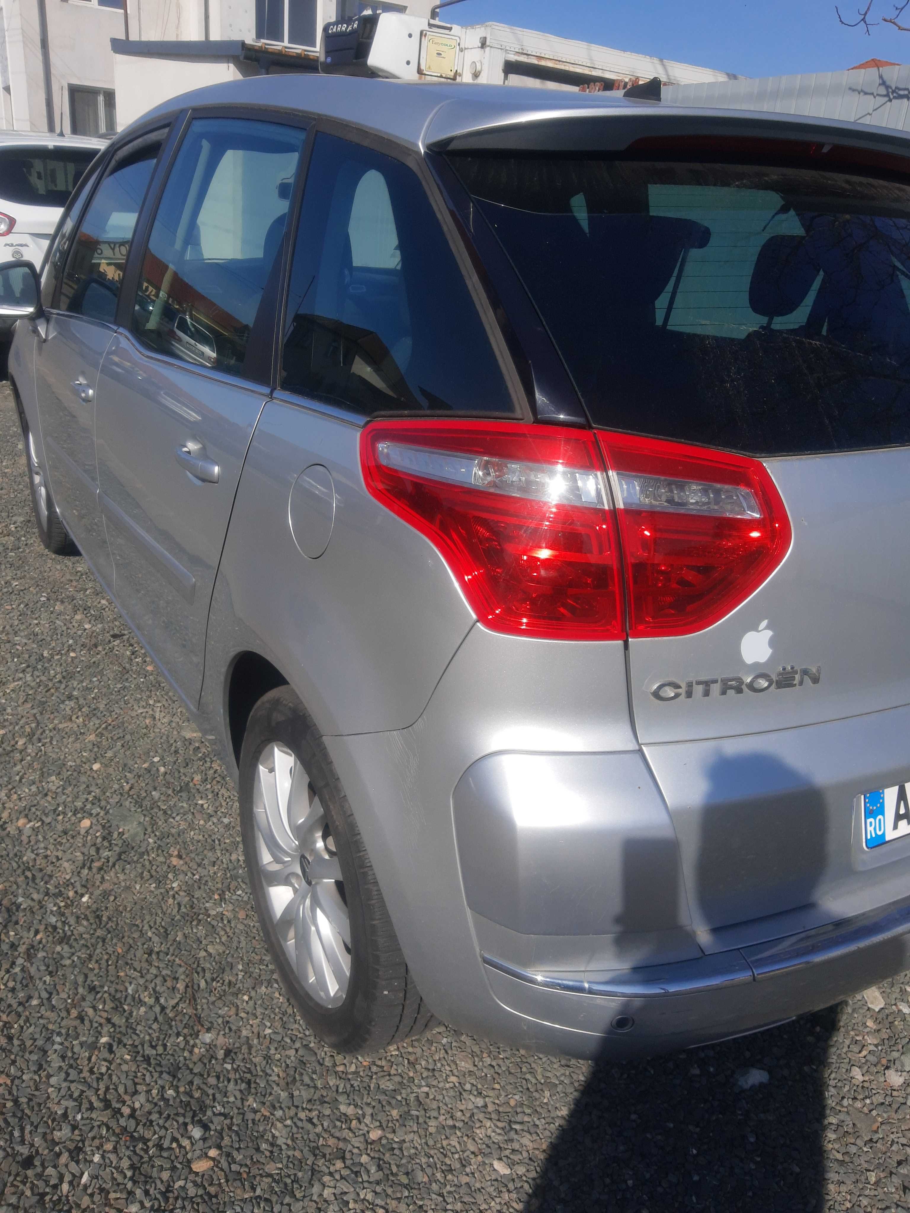 Vând Citroen C4 Picasso