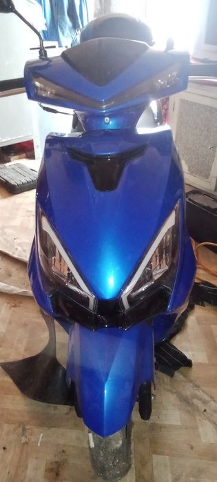 Продам скутер с гарантий