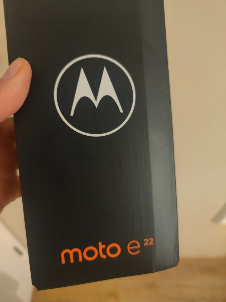 Motorola e 22, telefon nou, sigilat in cutie, cu garantie