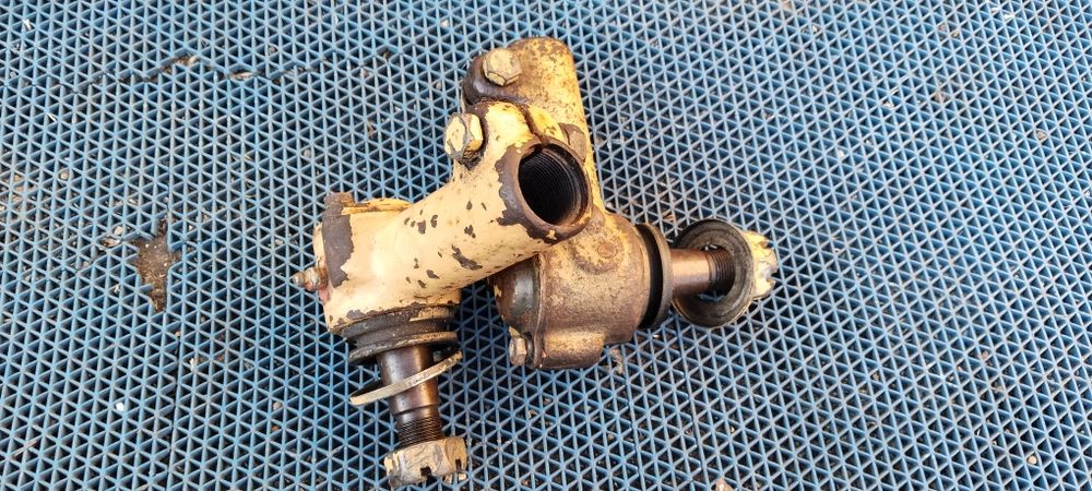 Продам. Рулевые наконечники на ЗиЛ.