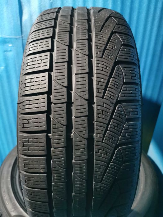 225 45 18 - 255 40 18 pirelli runflat m+s 4 buc