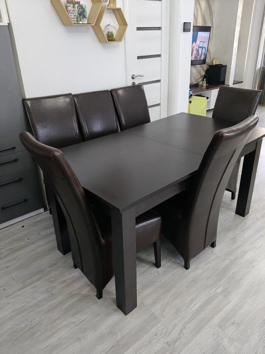 Masa extensibila cu scaune piele lliving