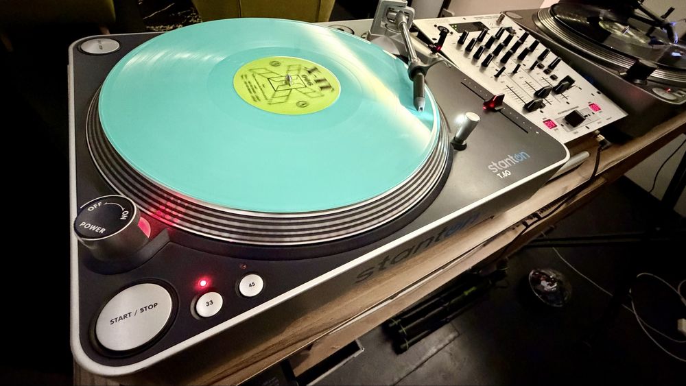 Turntable Stanton T62 si T60 + mixer Behringer DX626 setup DJ ca nou