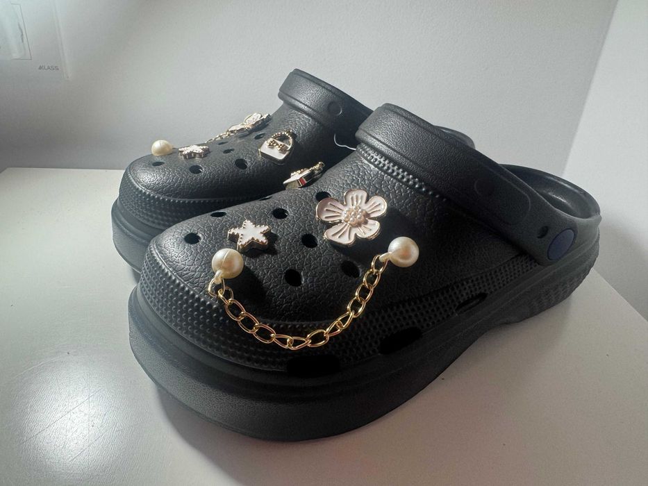 Crocs de vanzare diferite culori